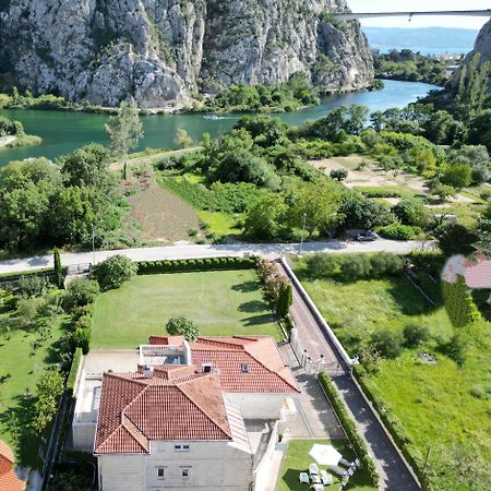 Apartment Emmi Omiš Exteriör bild