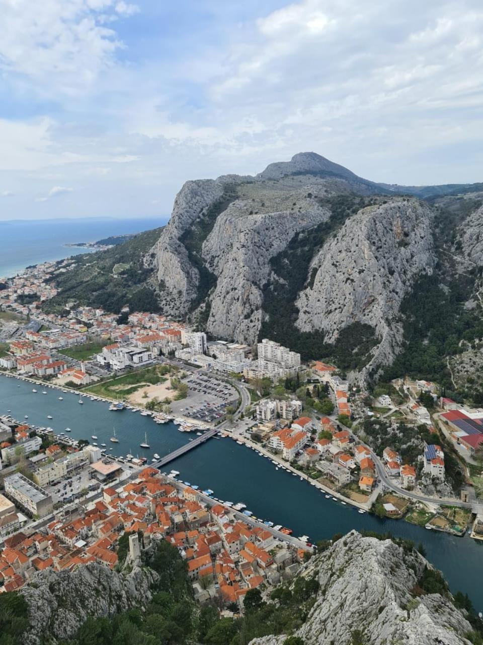 Apartment Emmi Omiš Exteriör bild